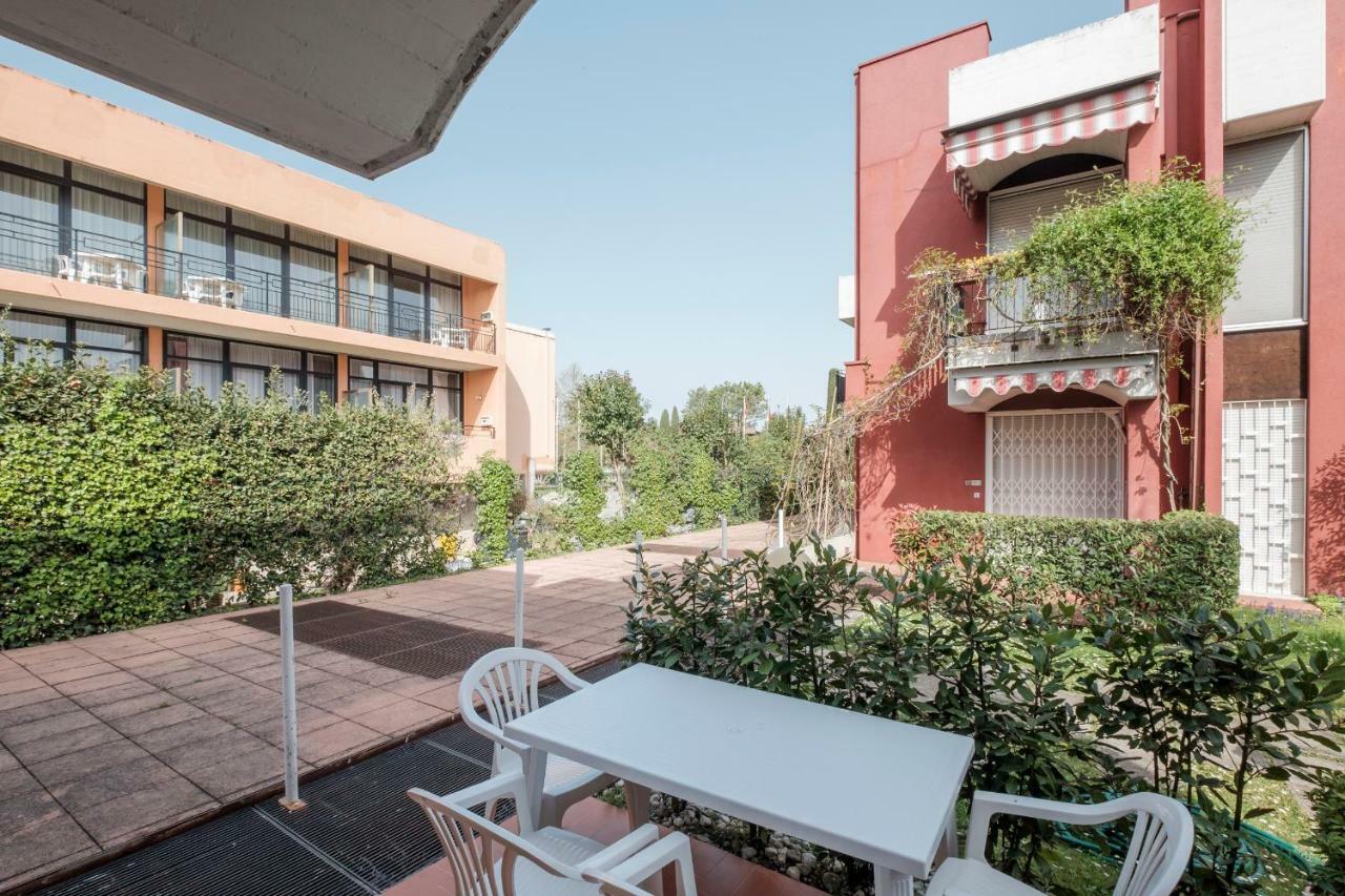 Residence Holiday Sirmione B8 Exteriör bild